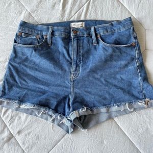 Madewell high rise denim shorts size 32